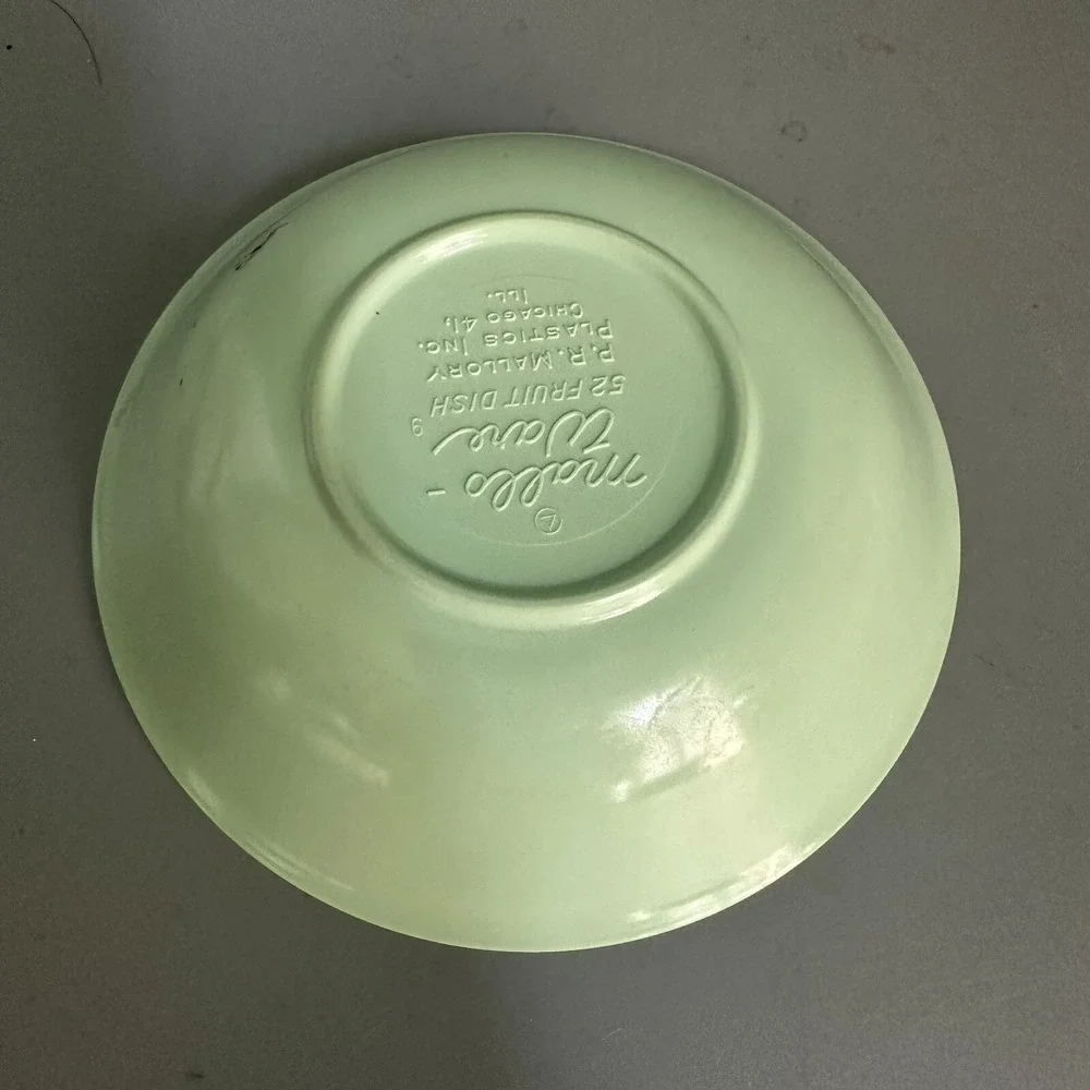 Vintage Mallo-Ware 52 Fruit Dish Melamine Bowl Pastel Green P.R. Mallory Chicago